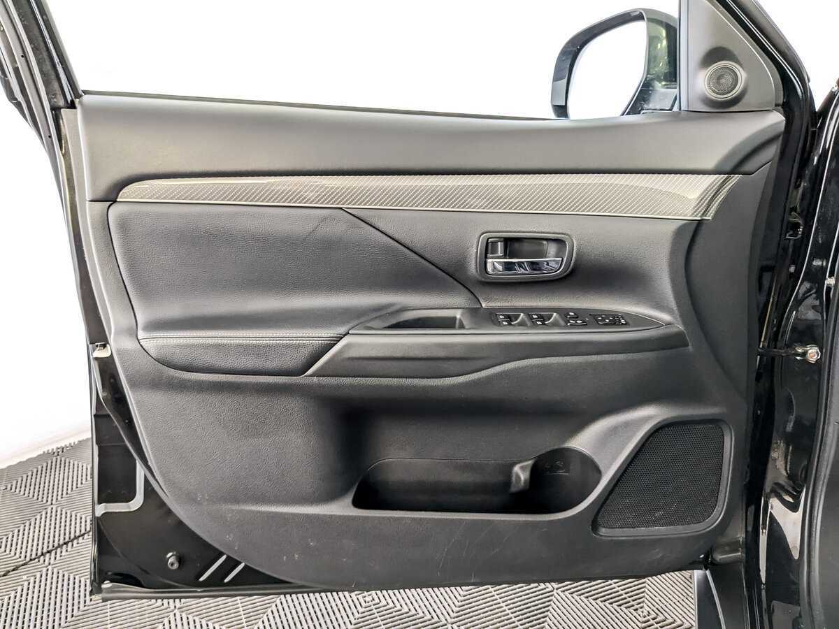Купить Mitsubishi Outlander с пробегом. Фото: #18