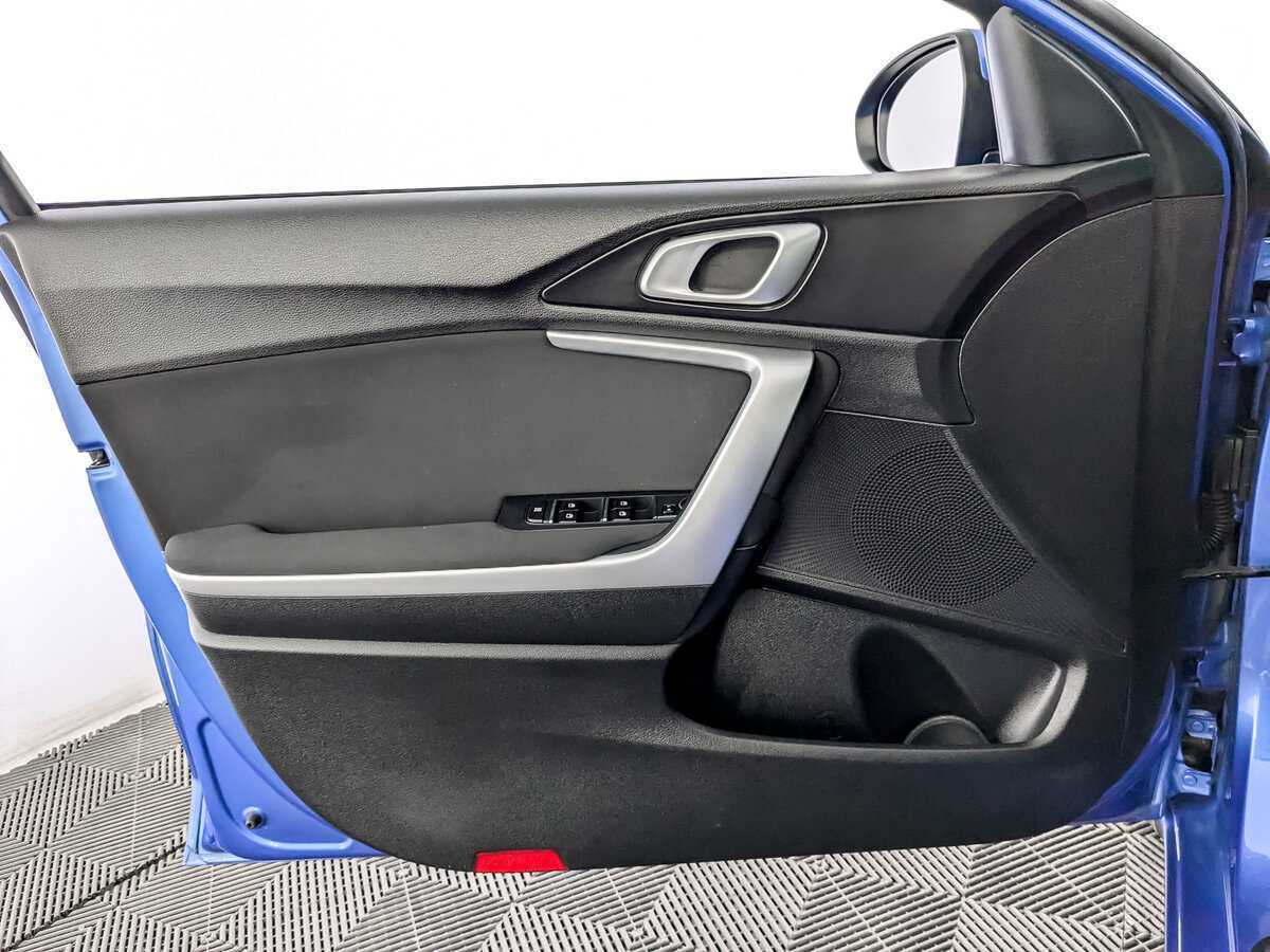 Купить Kia Ceed с пробегом. Фото: #18