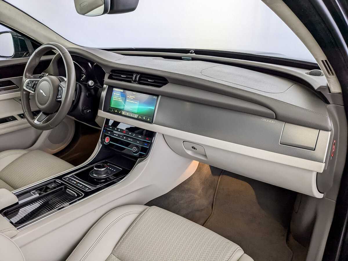 Купить Jaguar XF с пробегом. Фото: #10