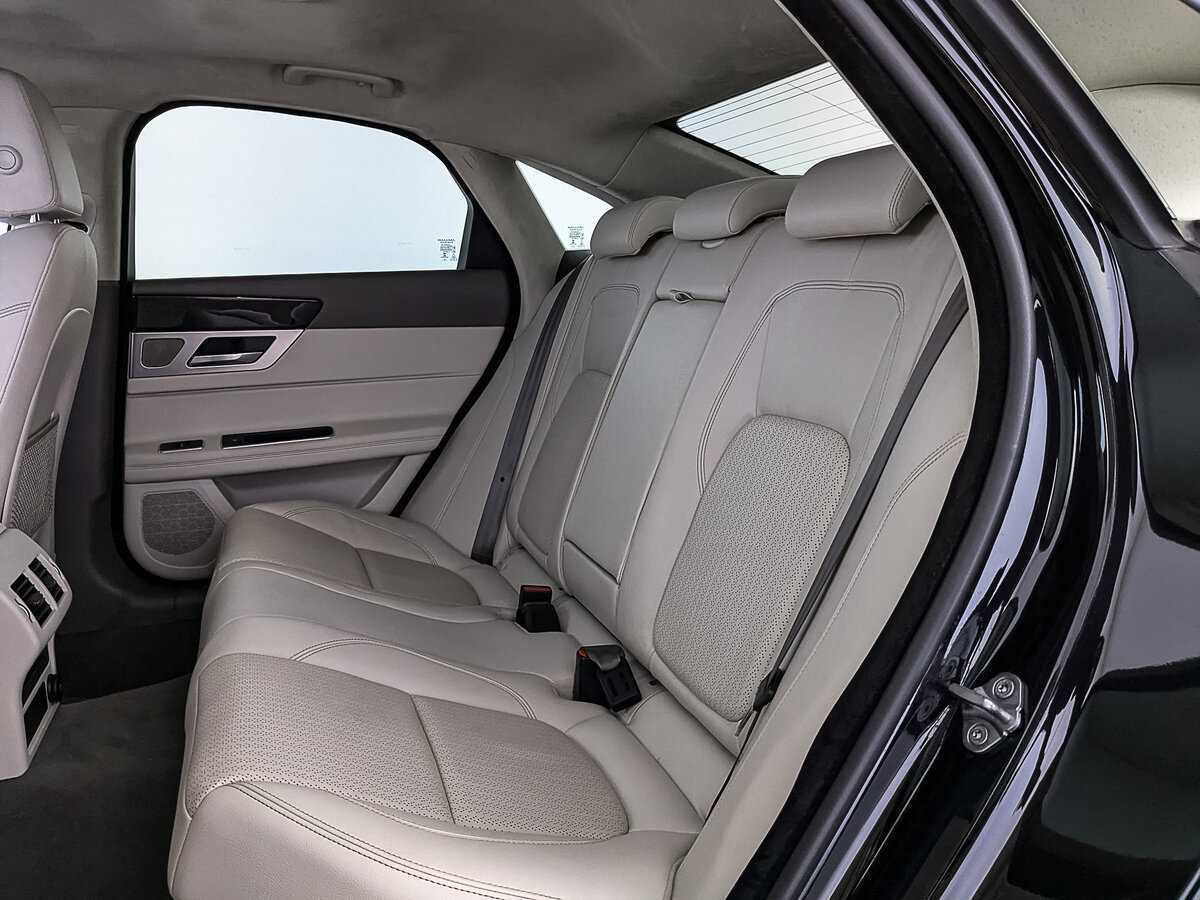 Купить Jaguar XF с пробегом. Фото: #11