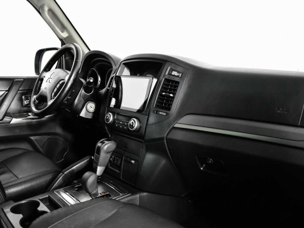Купить Mitsubishi Pajero с пробегом. Фото: #8