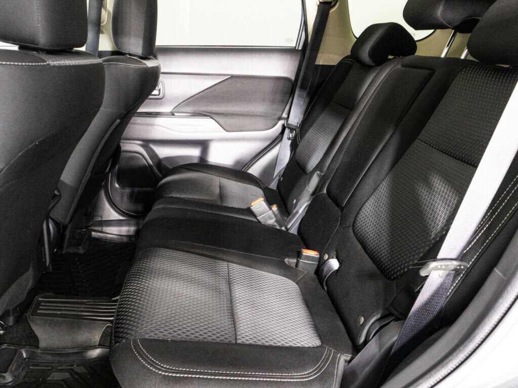Купить Mitsubishi Outlander с пробегом. Фото: #9