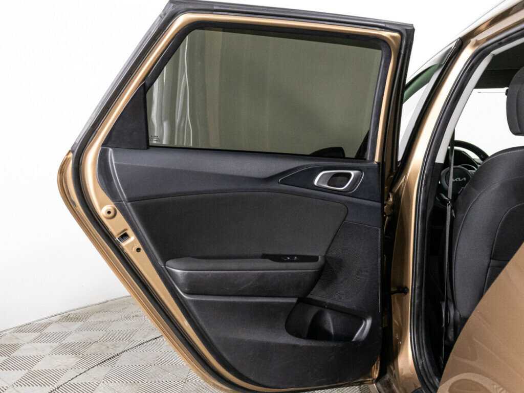 Купить Kia Ceed с пробегом. Фото: #22