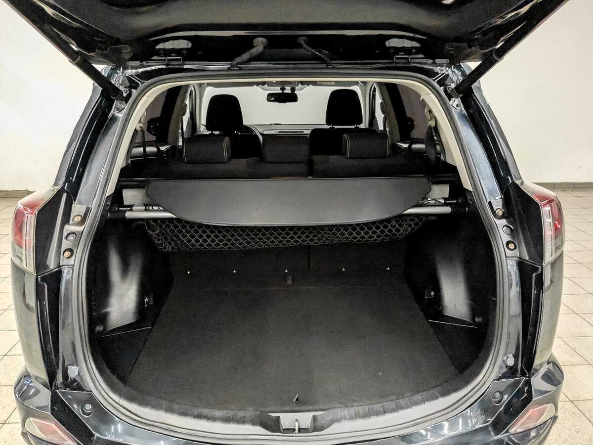 Купить Toyota RAV4 с пробегом. Фото: #9