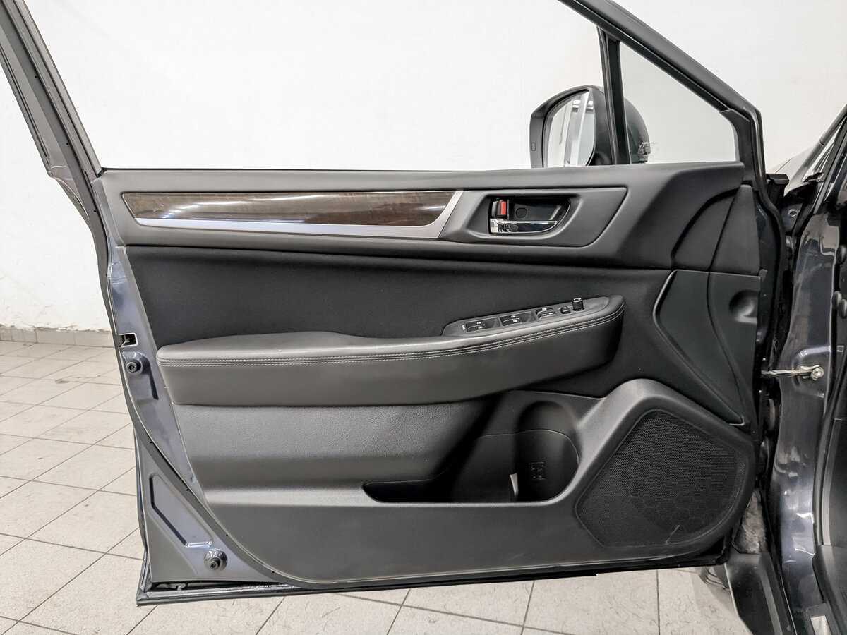 Купить Subaru Outback с пробегом. Фото: #18