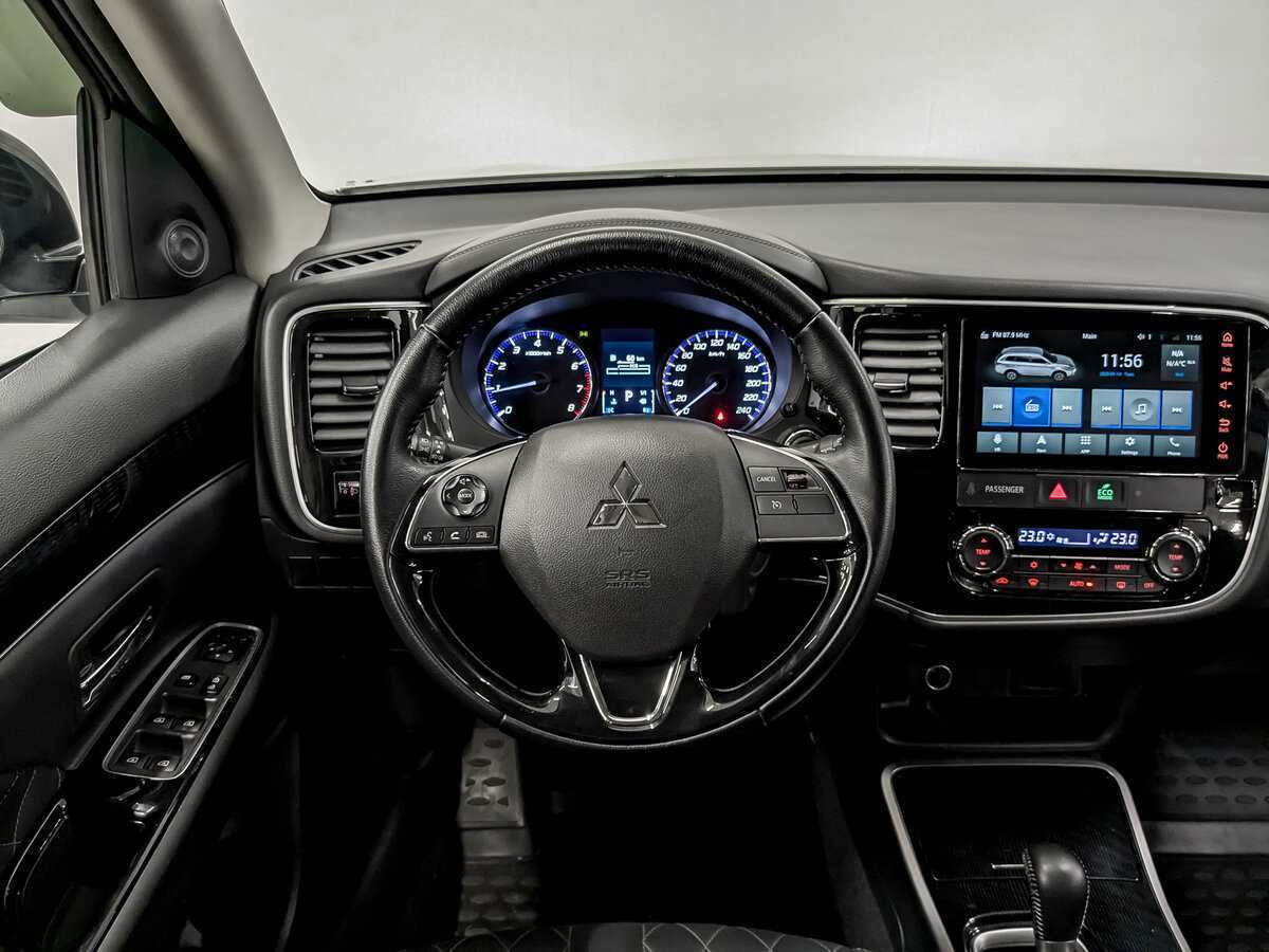 Купить Mitsubishi Outlander с пробегом. Фото: #21