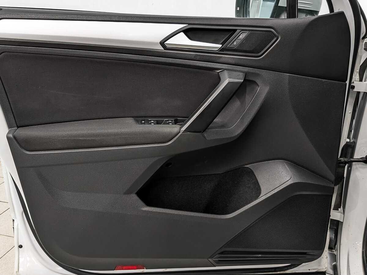 Купить Volkswagen Tiguan с пробегом. Фото: #18