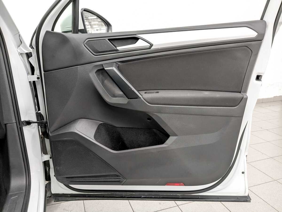 Купить Volkswagen Tiguan с пробегом. Фото: #23