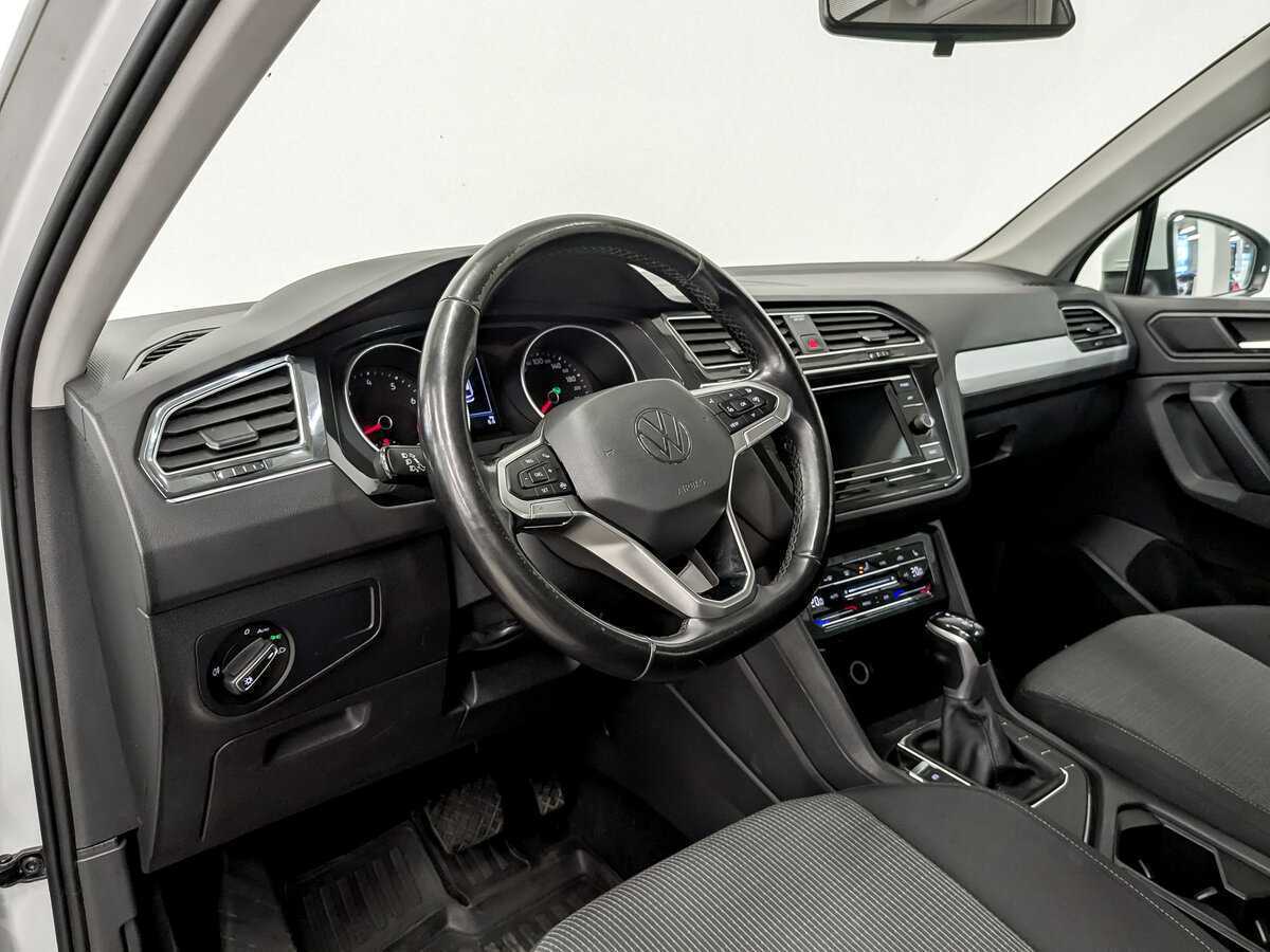 Купить Volkswagen Tiguan с пробегом. Фото: #15