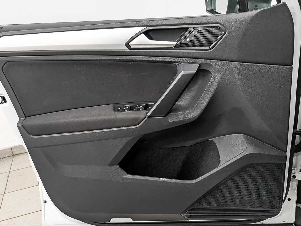 Купить Volkswagen Tiguan с пробегом. Фото: #16