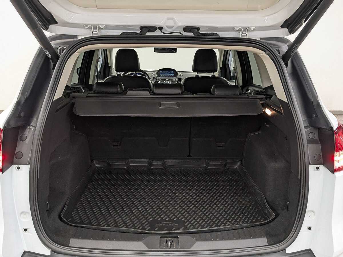 Купить Ford Kuga с пробегом. Фото: #9