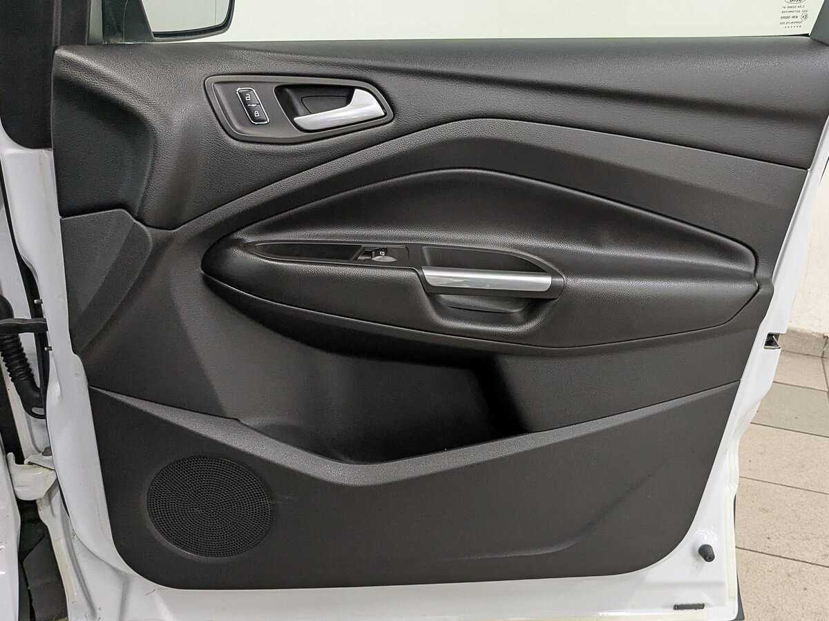 Купить Ford Kuga с пробегом. Фото: #22