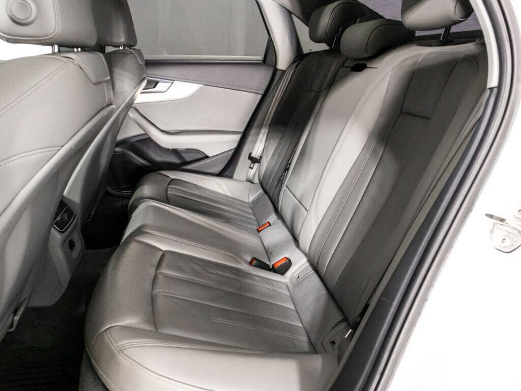 Купить Audi A4 с пробегом. Фото: #9