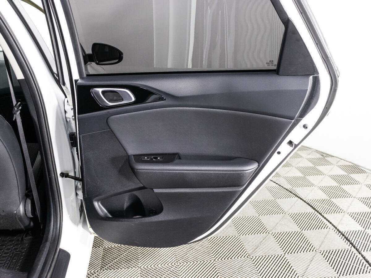 Купить Kia Ceed с пробегом. Фото: #27
