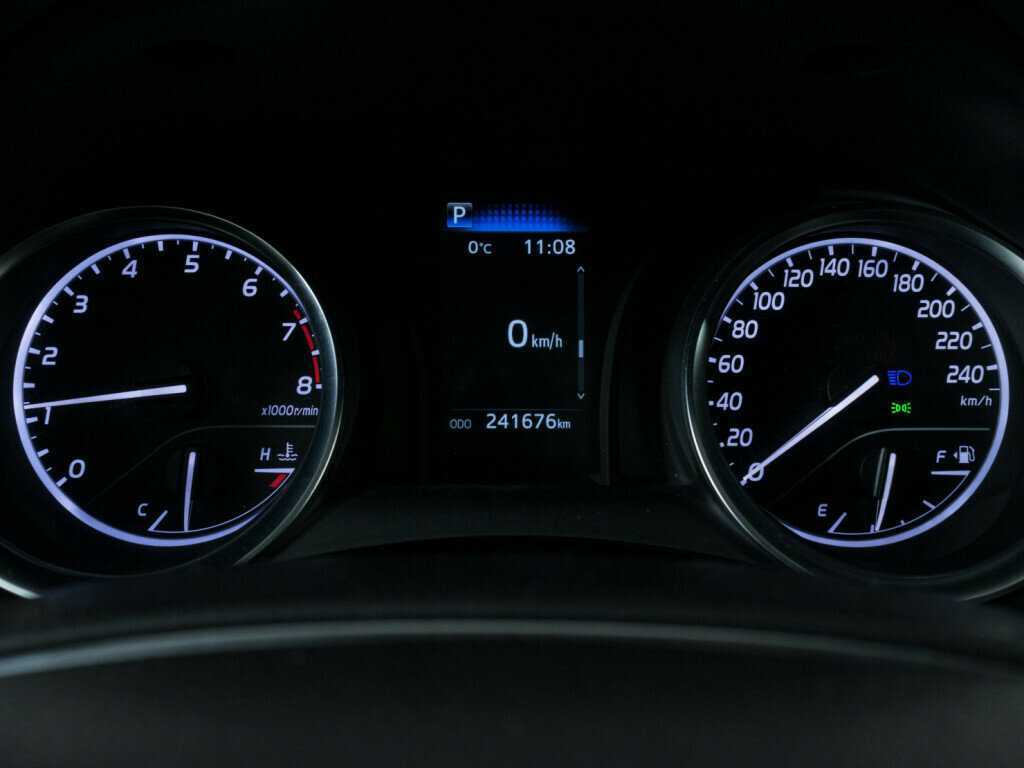 Купить Toyota Camry с пробегом. Фото: #9