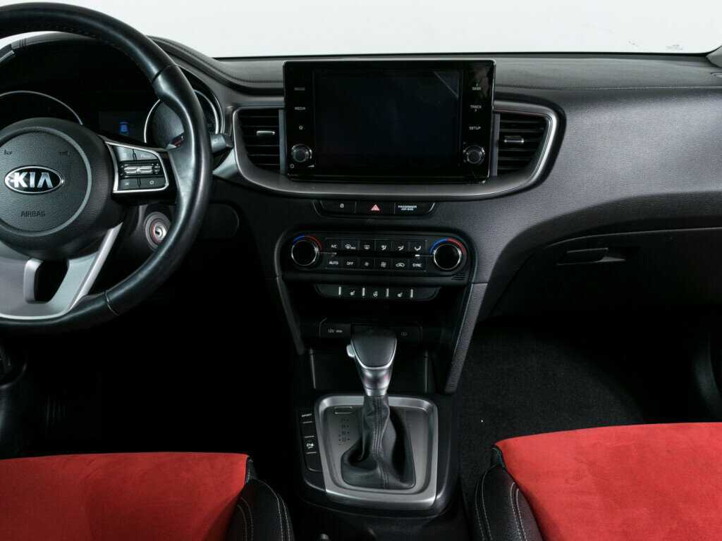 Купить Kia Ceed с пробегом. Фото: #8