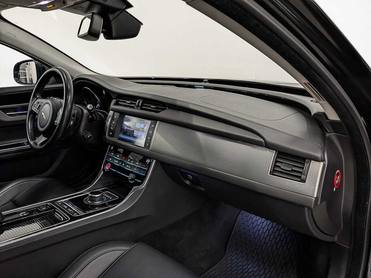 Купить Jaguar XF с пробегом. Фото: #10