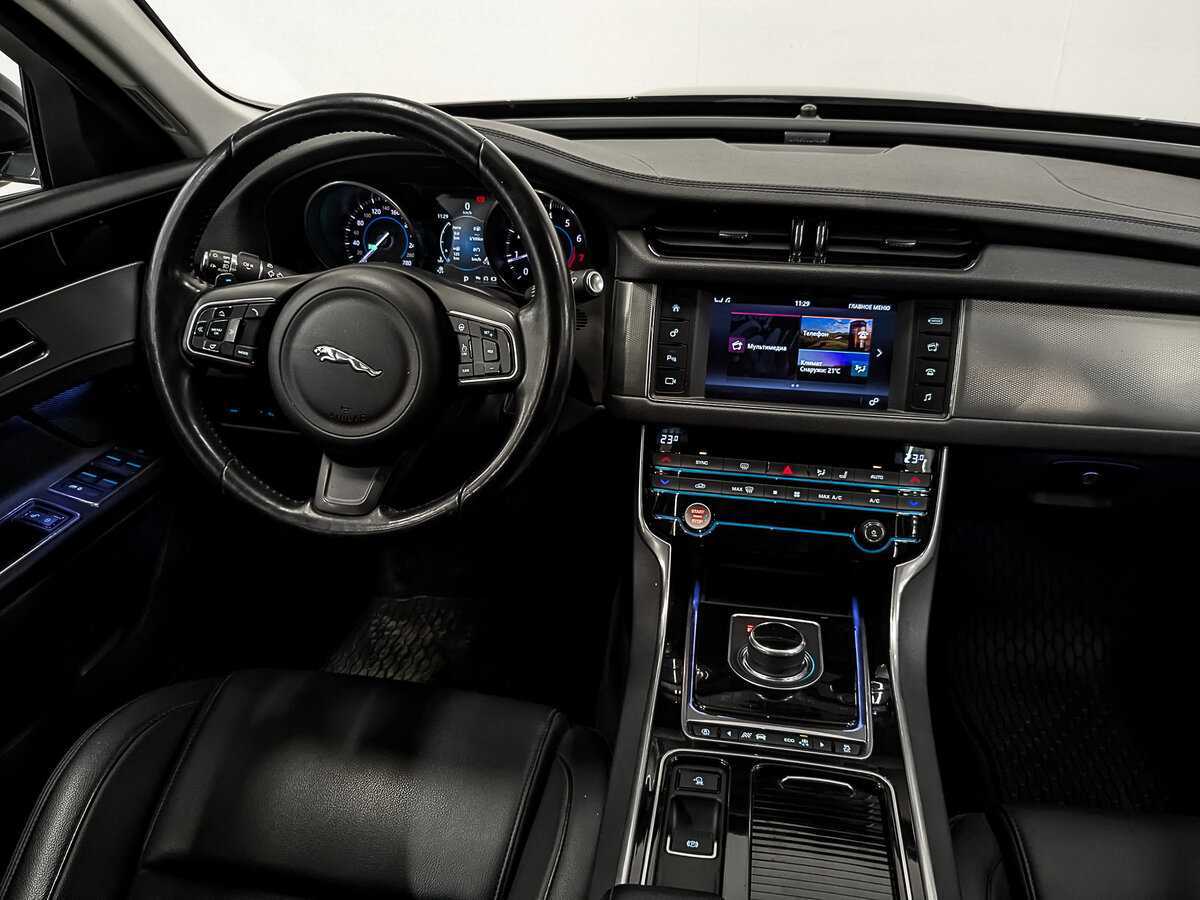 Купить Jaguar XF с пробегом. Фото: #24