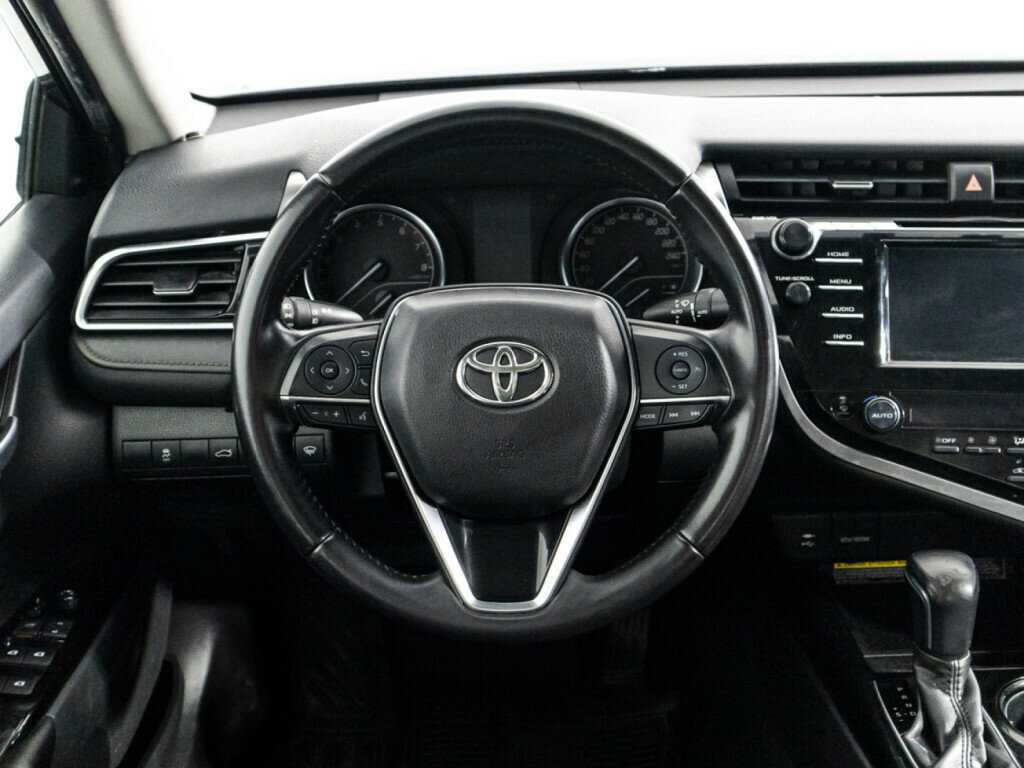 Купить Toyota Camry с пробегом. Фото: #17