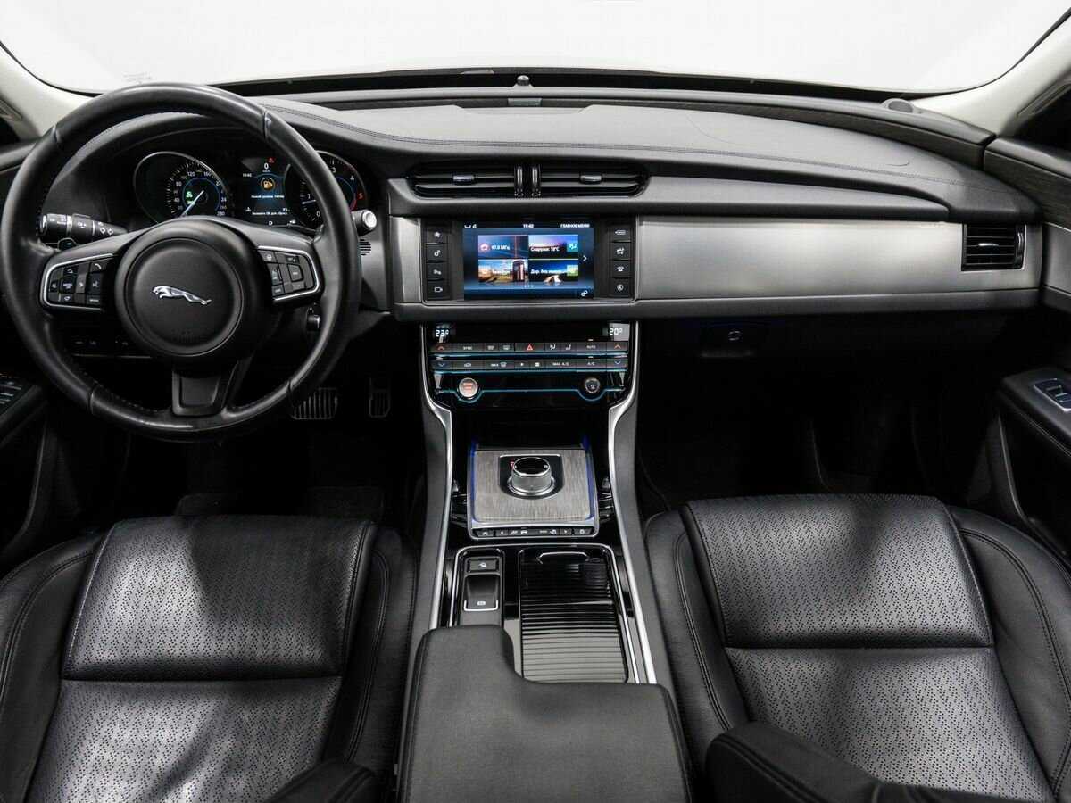 Купить Jaguar XF с пробегом. Фото: #10