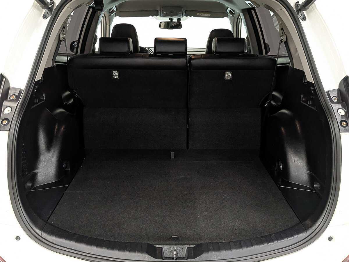 Купить Toyota RAV4 с пробегом. Фото: #9