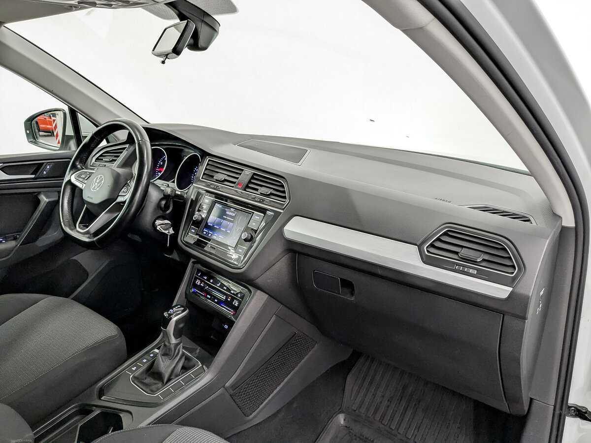 Купить Volkswagen Tiguan с пробегом. Фото: #9