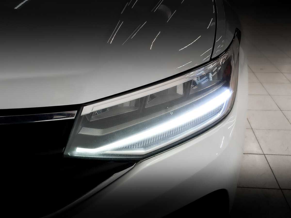 Купить Volkswagen Tiguan с пробегом. Фото: #15