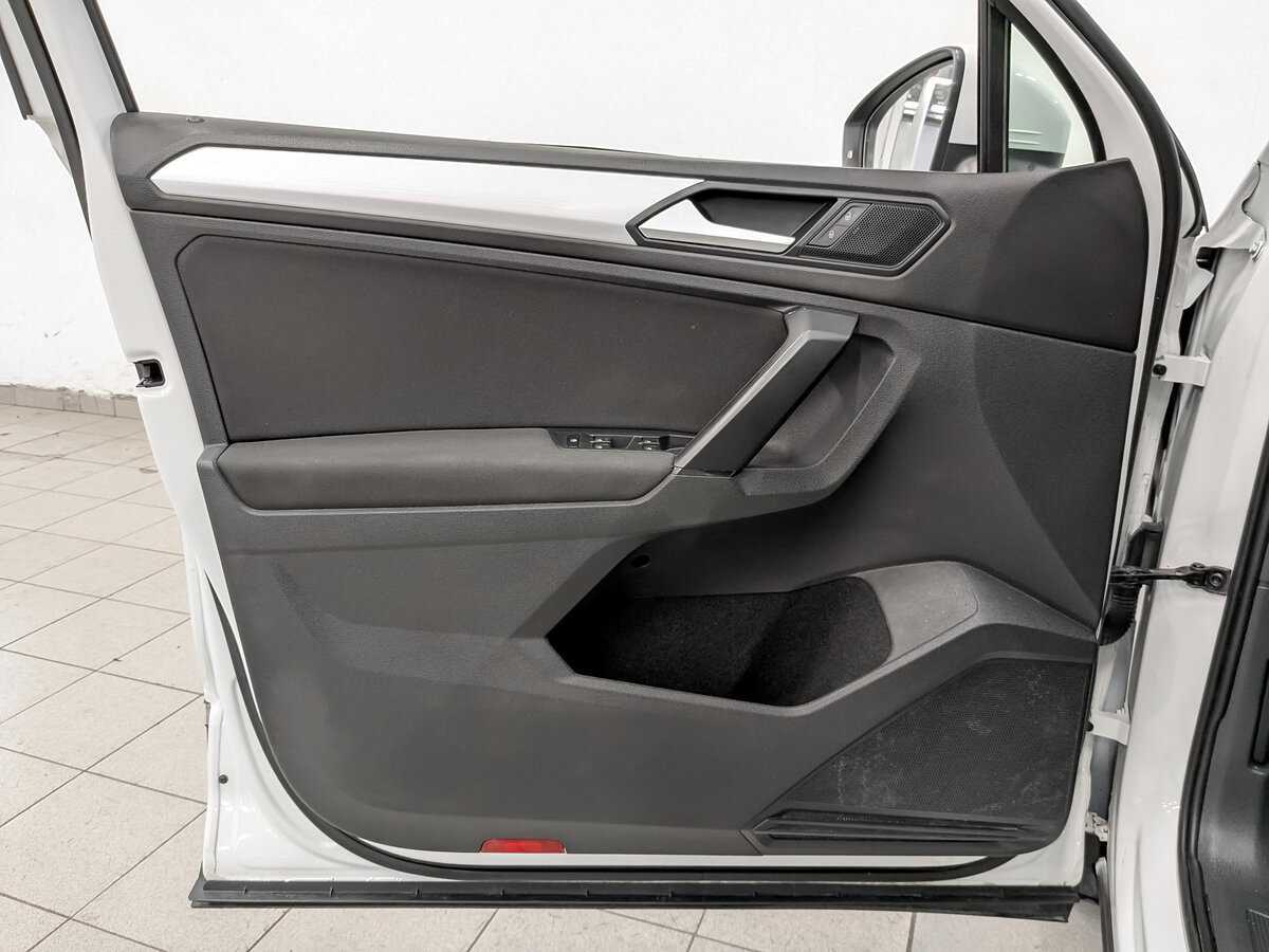 Купить Volkswagen Tiguan с пробегом. Фото: #17