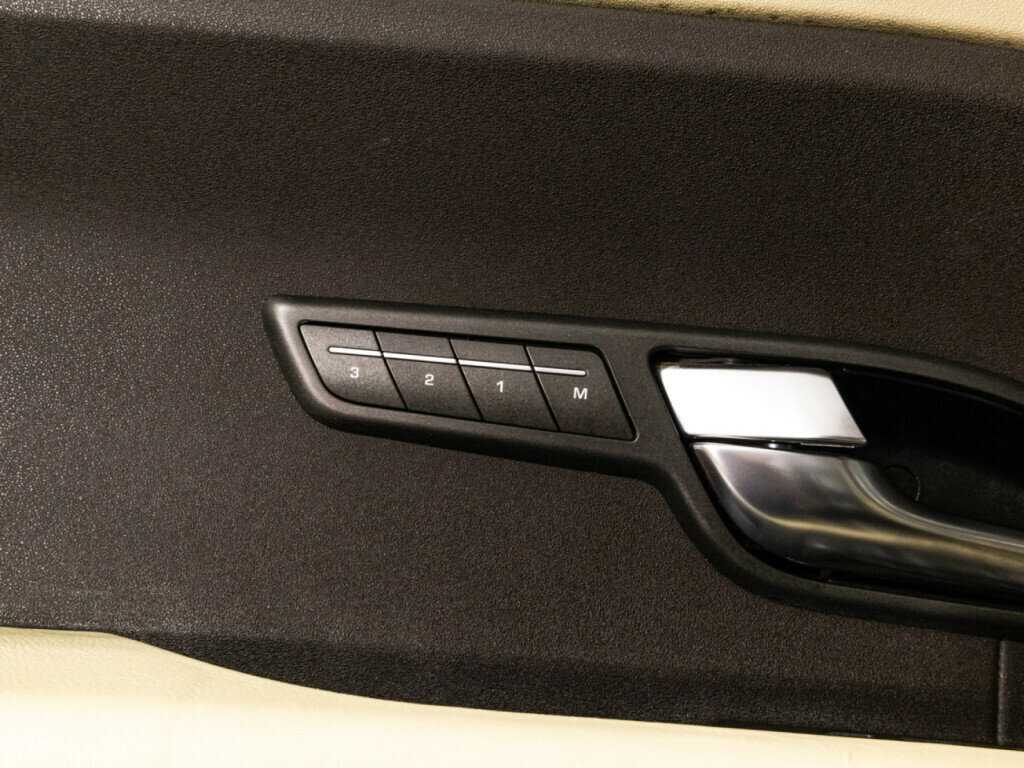 Купить Land Rover Range Rover Evoque с пробегом. Фото: #17