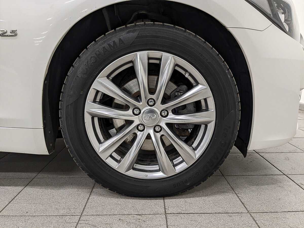 Купить Infiniti Q70 с пробегом. Фото: #11