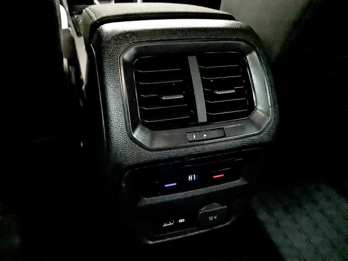 Купить Volkswagen Tiguan с пробегом. Фото: #29