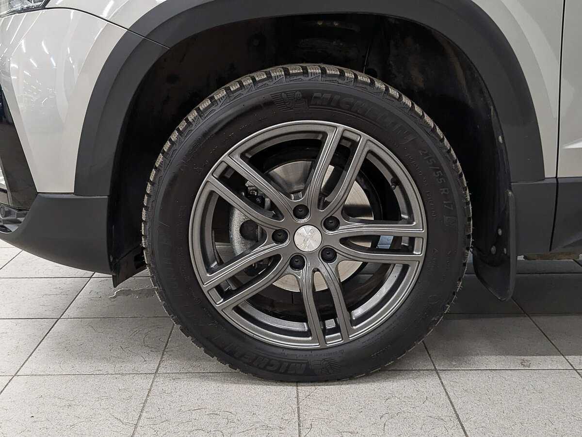 Купить Volkswagen Taos с пробегом. Фото: #11