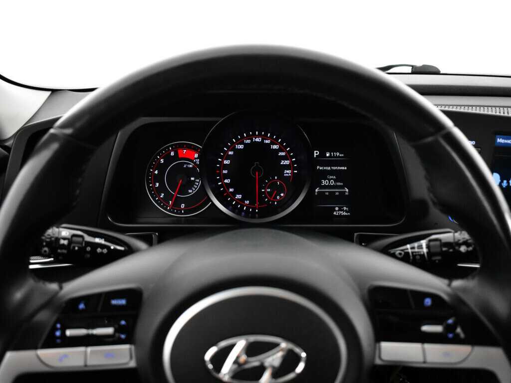 Купить Hyundai Elantra с пробегом. Фото: #10