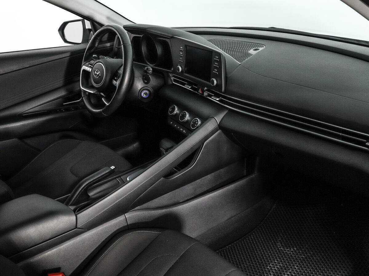 Купить Hyundai Elantra с пробегом. Фото: #10
