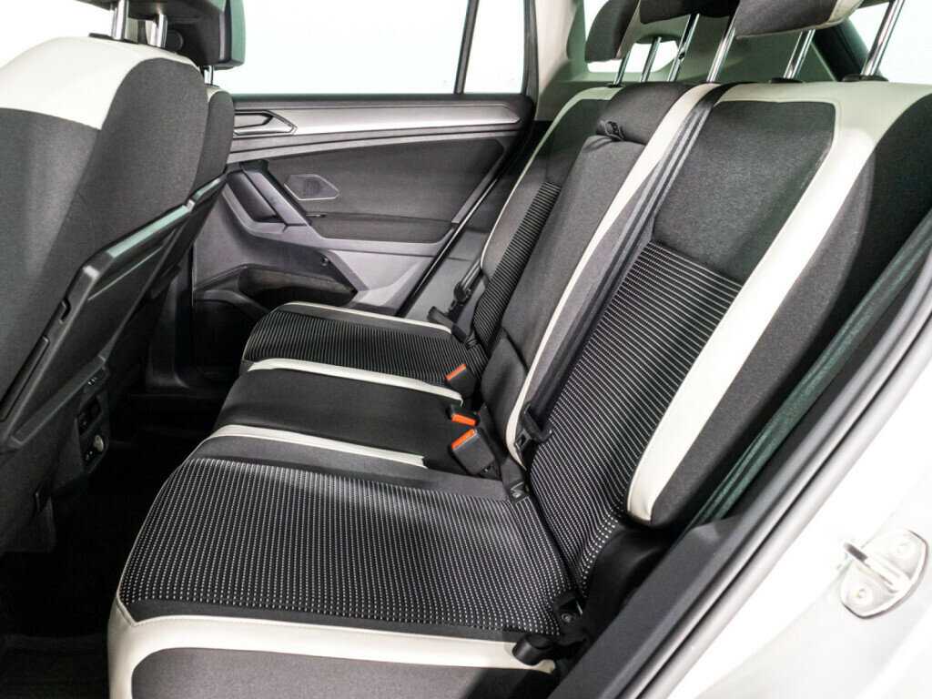 Купить Volkswagen Tiguan с пробегом. Фото: #9