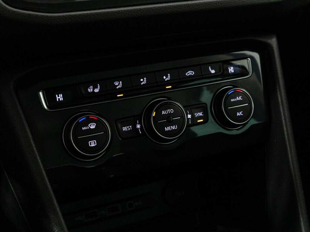 Купить Volkswagen Tiguan с пробегом. Фото: #16