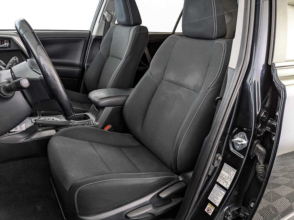 Купить Toyota RAV4 с пробегом. Фото: #18