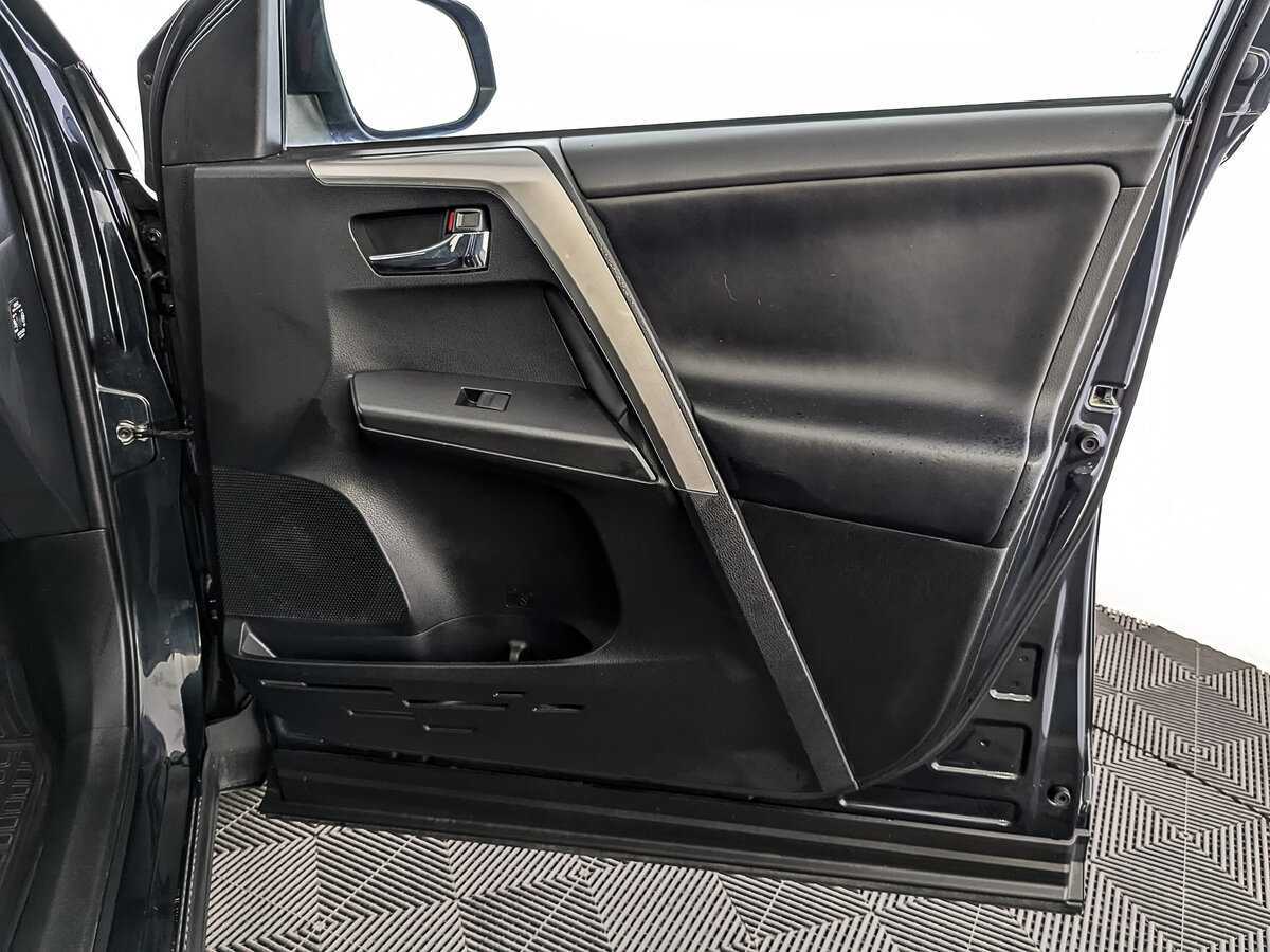 Купить Toyota RAV4 с пробегом. Фото: #22