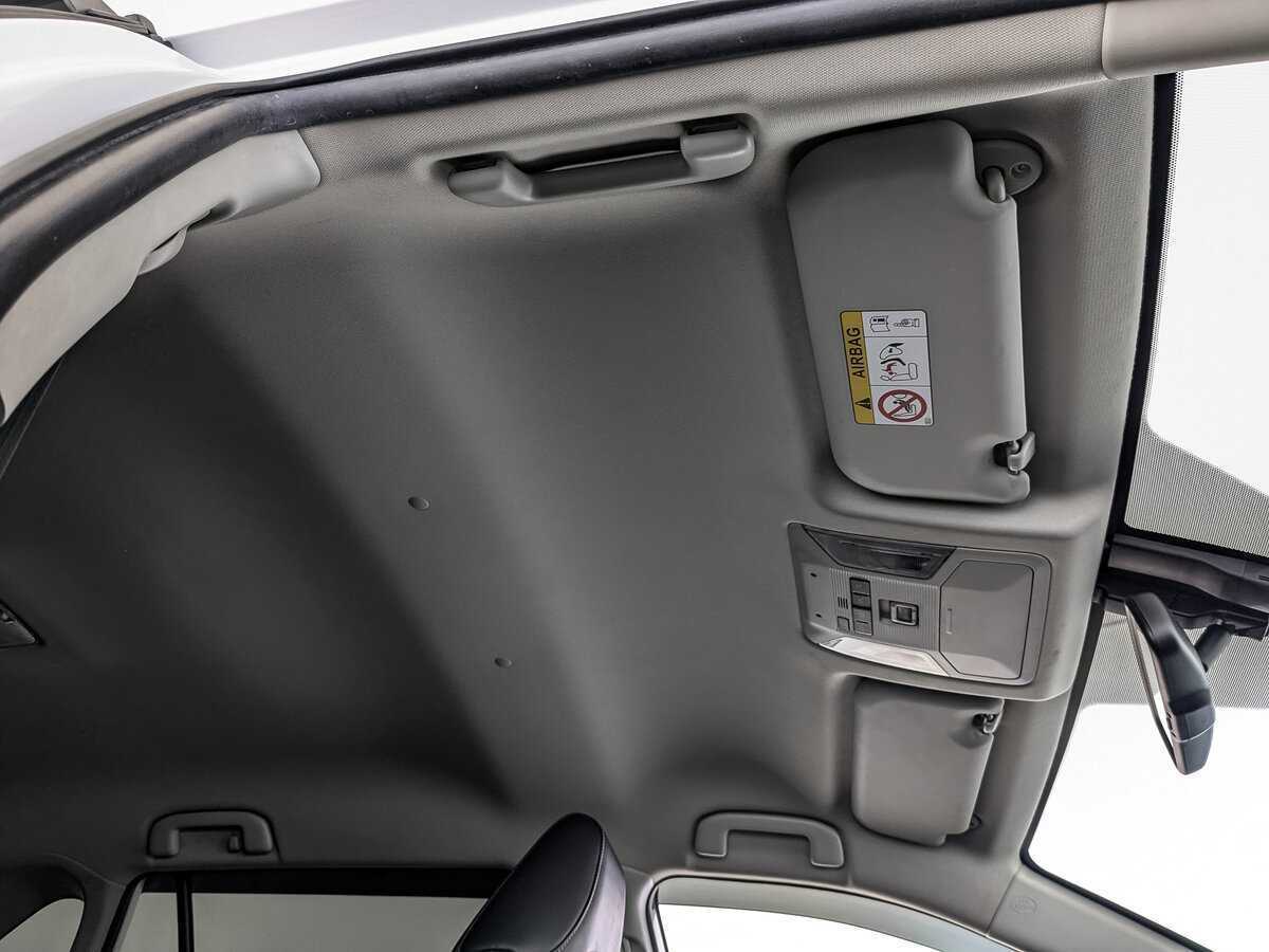 Купить Toyota RAV4 с пробегом. Фото: #22