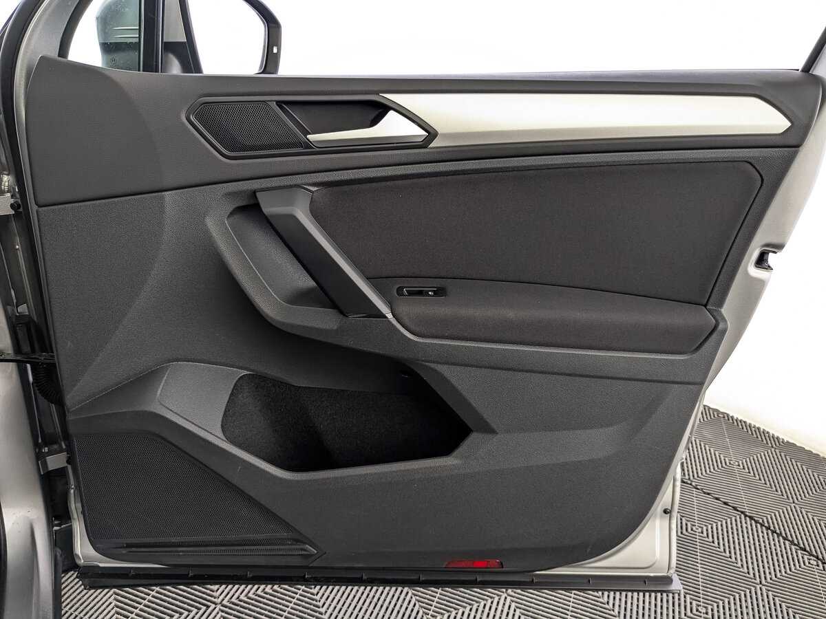 Купить Volkswagen Tiguan с пробегом. Фото: #24
