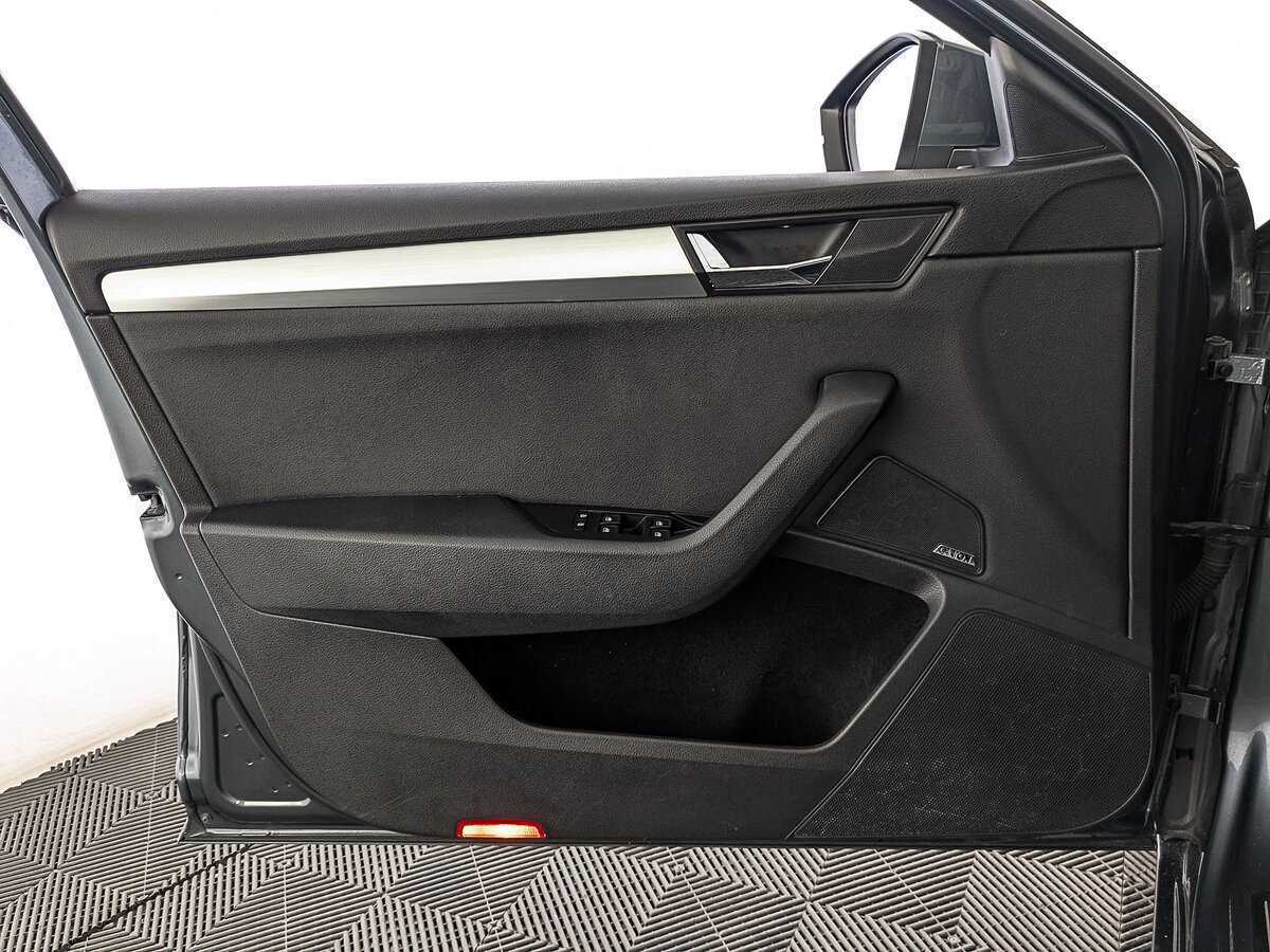 Купить Skoda Superb с пробегом. Фото: #16