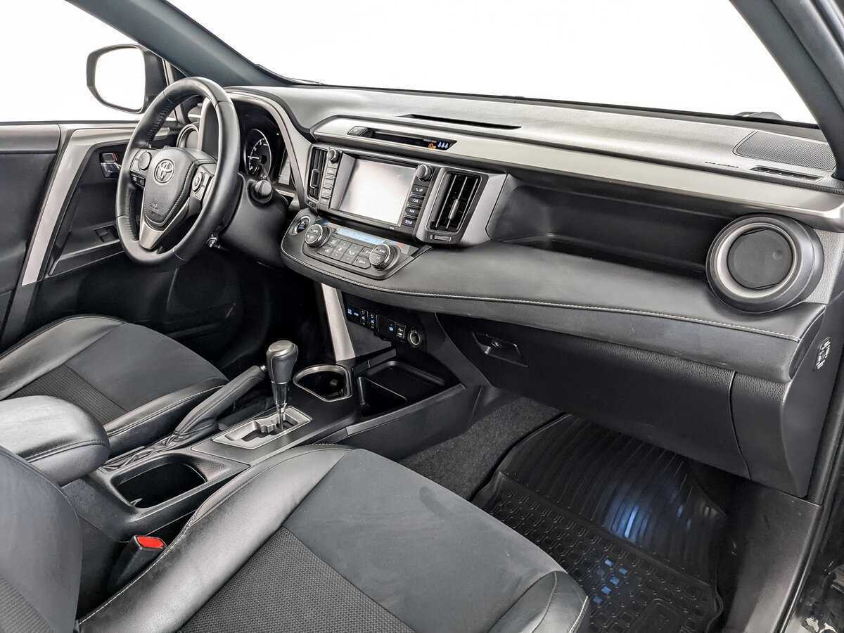Купить Toyota RAV4 с пробегом. Фото: #10