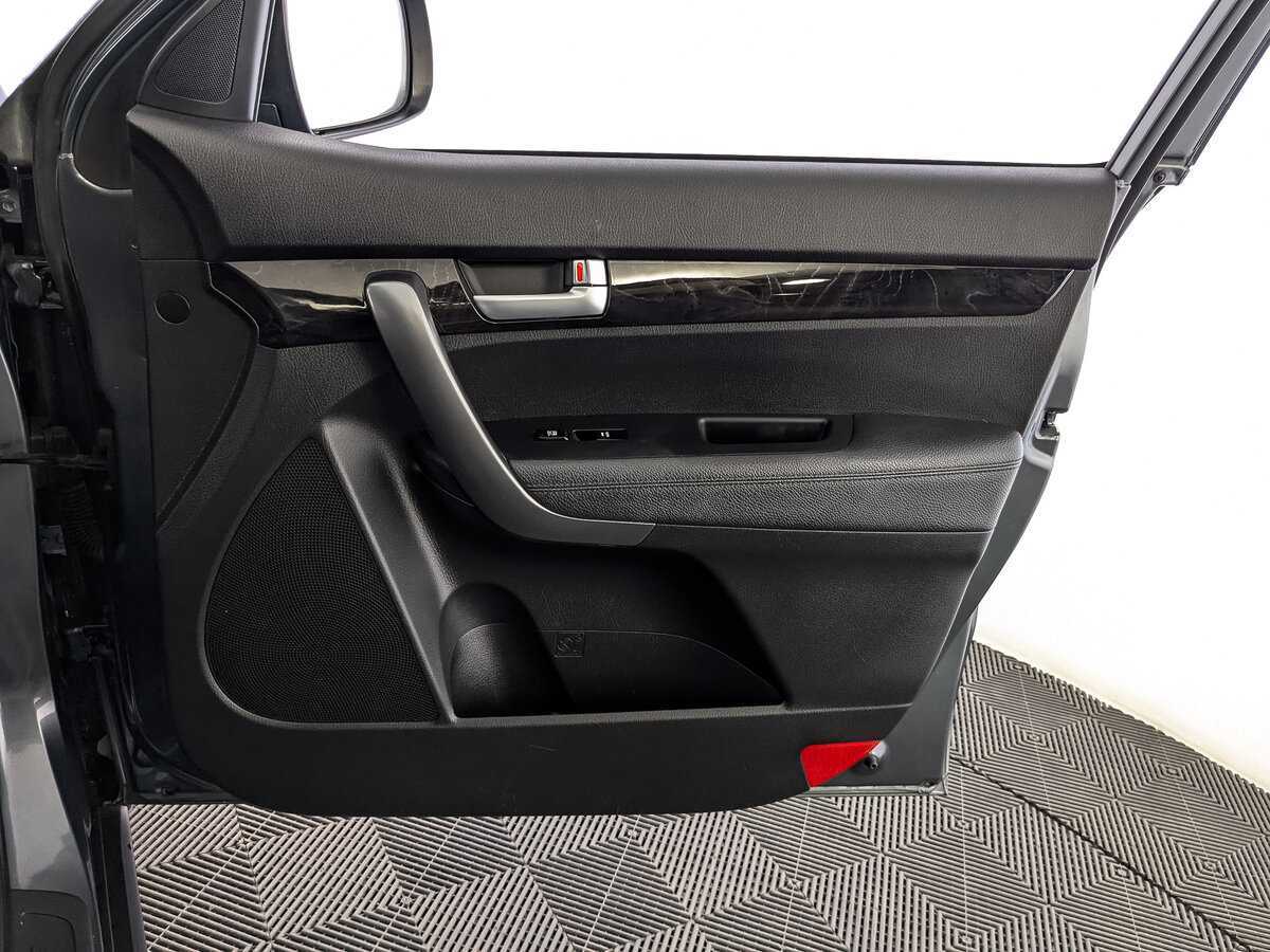 Купить Kia Sorento с пробегом. Фото: #24