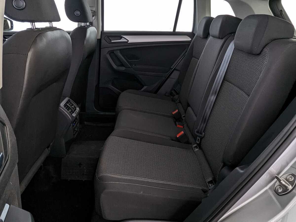 Купить Volkswagen Tiguan с пробегом. Фото: #17