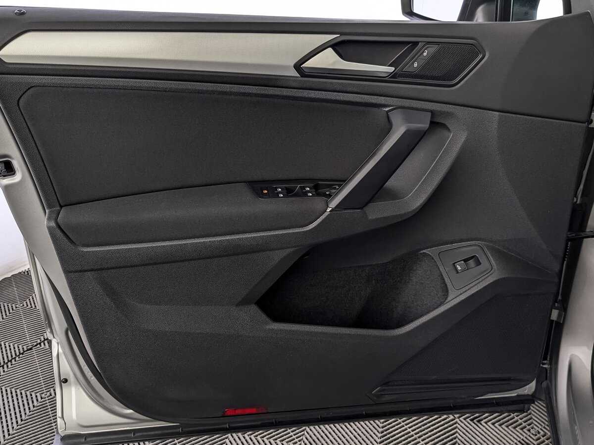 Купить Volkswagen Tiguan с пробегом. Фото: #18