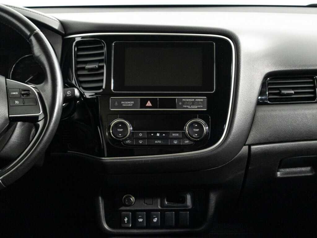 Купить Mitsubishi Outlander с пробегом. Фото: #13