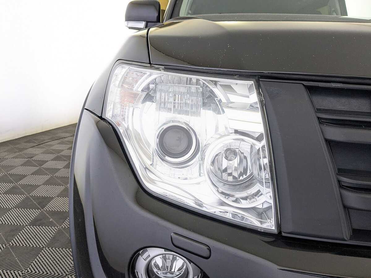 Купить Mitsubishi Pajero с пробегом. Фото: #10