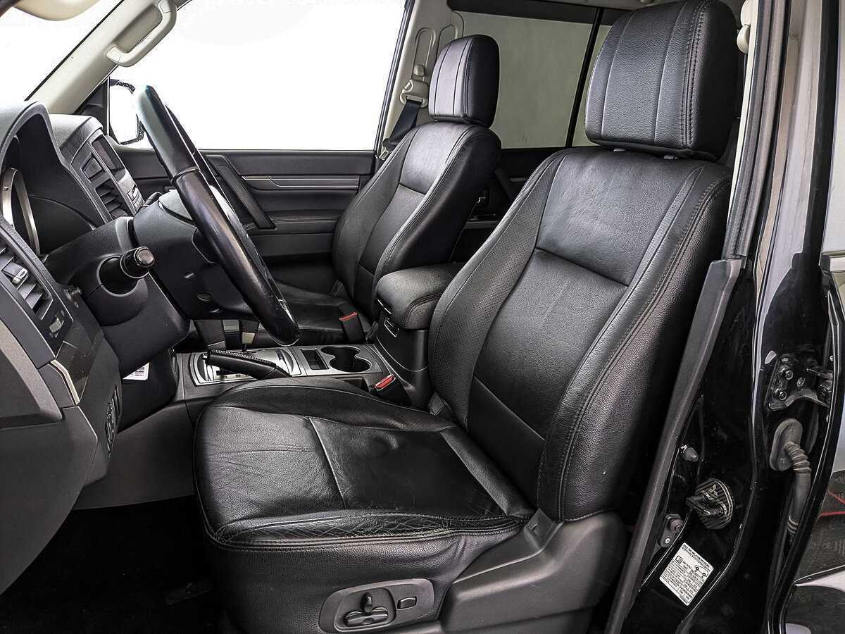 Купить Mitsubishi Pajero с пробегом. Фото: #19