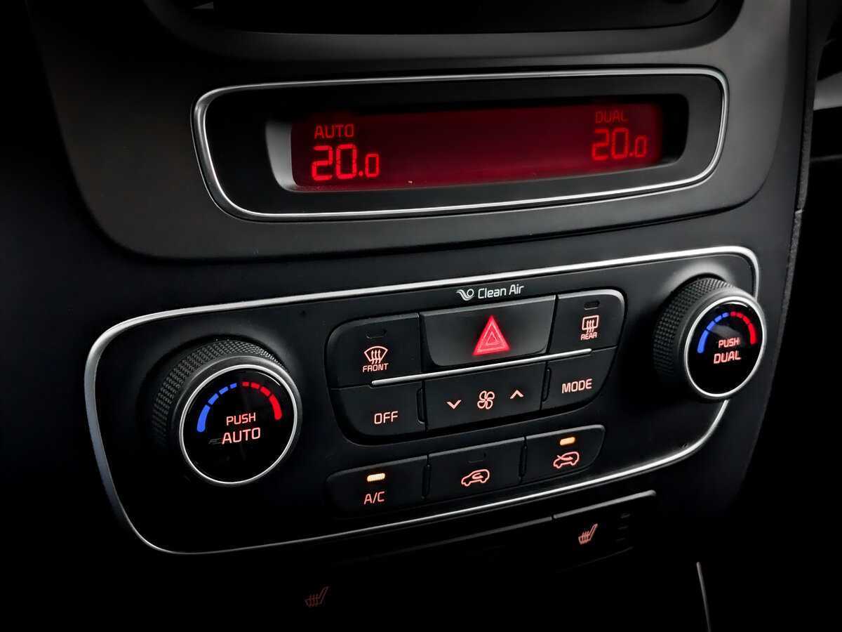 Купить Kia Sorento с пробегом. Фото: #24