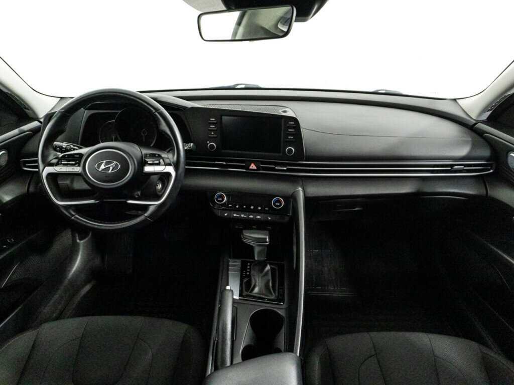 Купить Hyundai Elantra с пробегом. Фото: #12